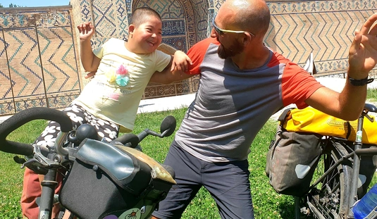 Emilie és Davy Sanchis Üzbegisztánban és Kirgizisztánban 