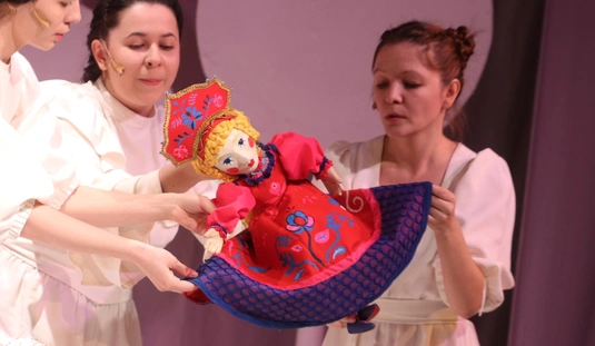 Főpróba a bábszínázban: A tizenkét hónap 