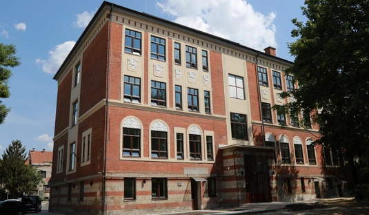 Miskolc érted fejlődik : Művészeti Iskola 