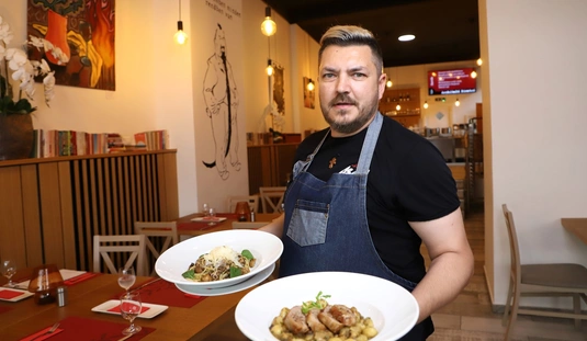 Acéllábos körkép: Archibald Bisztró 