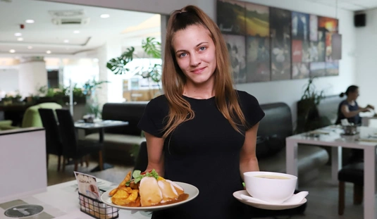 Acéllábos körkép:  Jam Étterem és Kávéző 