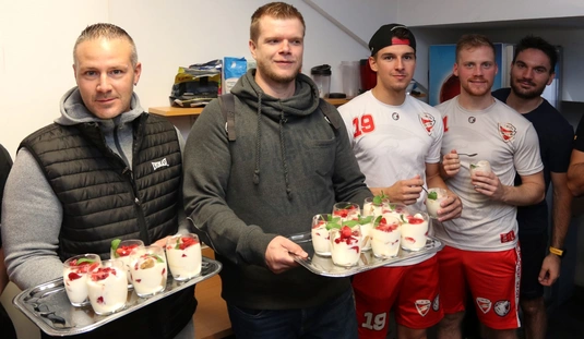 Acéllábos a Jégcsarnokban 