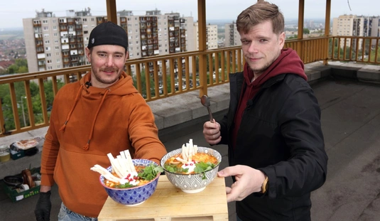 Acéllábos az Avason 