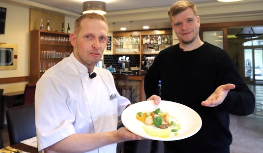 Acéllábos az Öreg Miskolcz étteremben 