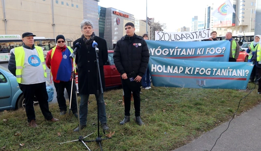 Autós blokád Miskolc belvárosában 