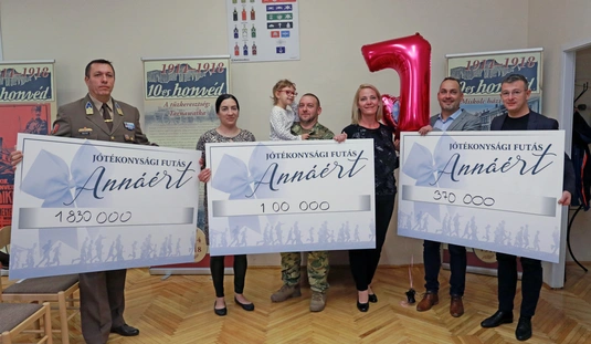 Átadták az összegyűlt adományokat Takács Anna családjának 