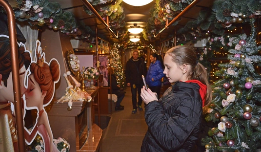 A nyereményjáték nyerteseivel elindult az adventi villamos 