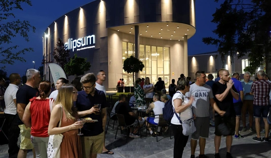 Könnyed nyáresti kikapcsolódás az Aradi sétányon 