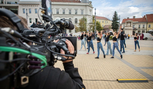 Testvérvárosi program, élő közvetítés a Szent István téren 