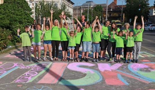 A Gyarmati Dezső Sport Általános Iskola aszfaltrajzal várja a Tour de Hongrie mezőnyét 