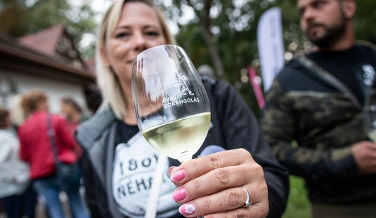 Avasi Borangolás-péntek este  