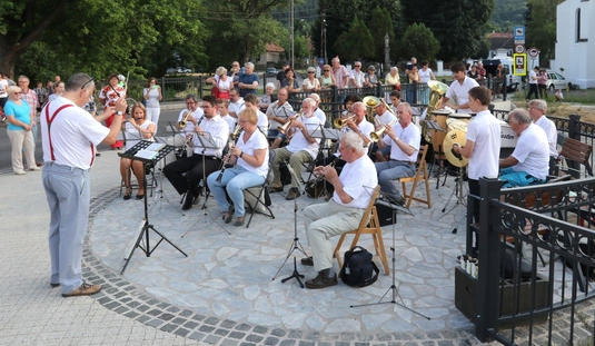 A Perecesi Bányász Fúvószenekar koncertje 