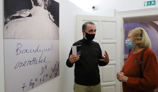 Bandynak szerettetel c. kiállítás megnyitója a Miskolci Galériában 