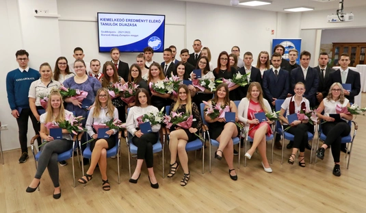 A BOKIK díjazta a kiváló végzősöket 