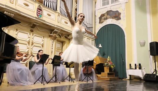 Vállalkozói jótákonysági est a színházért 