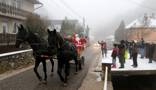A bükkszentlászlói gyerkőcöket is meglátogatta a Mikulás 
