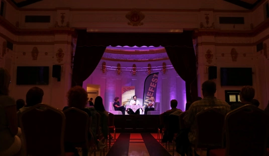 Filmvetítés és közönségtalálkozó a Vigadóban 