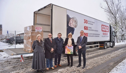 Coop Segély Alapítvány országos adományátadási programja 
