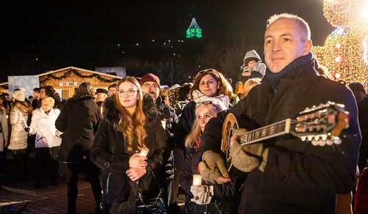 Felcsendült a Csendes éj  