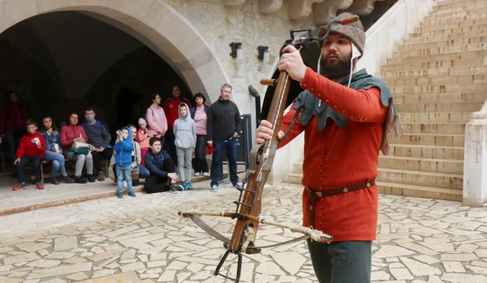 Szabadtéri programok a Diósgyőri Várban 