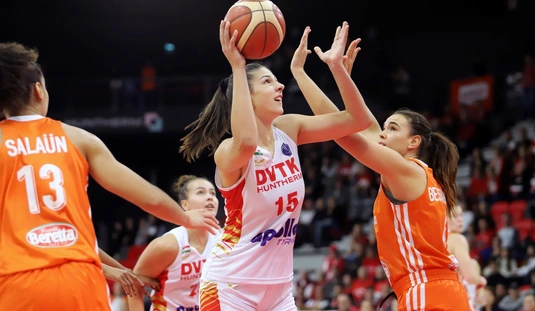 DVTK HUNTHERM - Beretta Famila Schio 70-63 