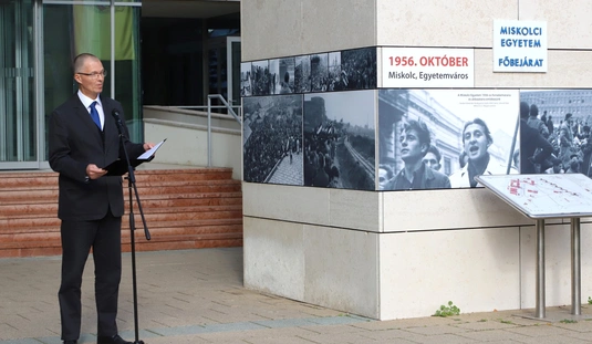 1956-os megemlékezeés a Miskolci Egyetemen 