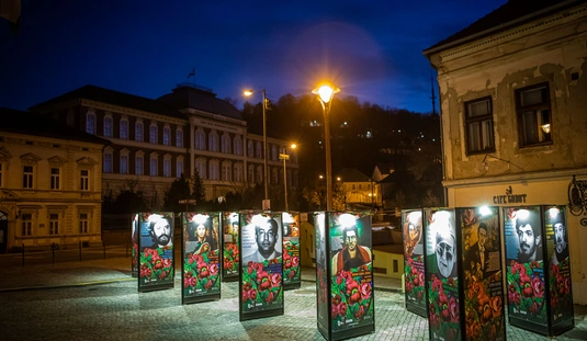Együtt-szabadon - magyar-cigány hősök kiállítás megnyitó a Művészetek Házában  