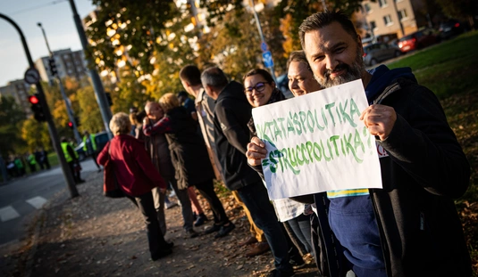 Élőlánc a Hermannál és a Szent István téren  