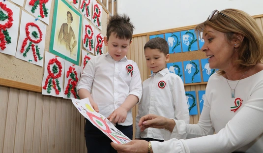 Ünnepség az Eszterlánc Óvodában  