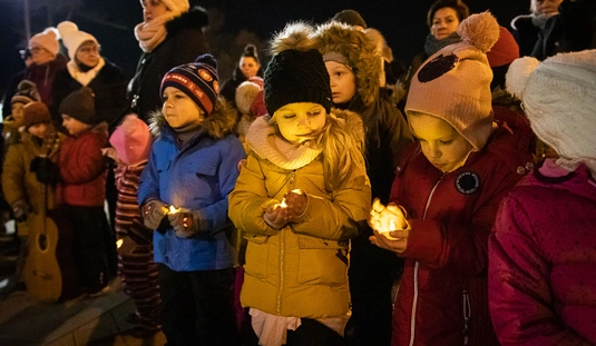 Adventi gyertyagyújtás Diósgyőrben ezüstvasárnap  