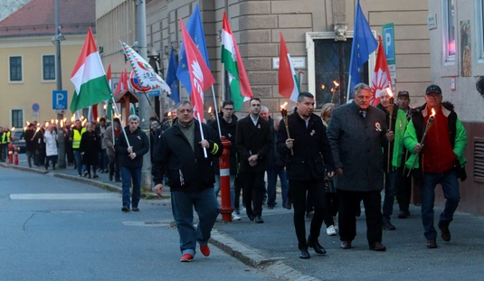 Fáklyás felvonulás 