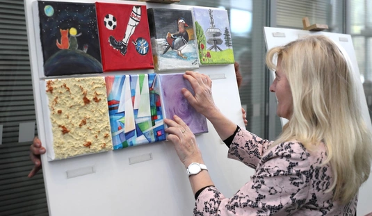 Festett Egyenlítő kiállítás megynyitó a városházán 