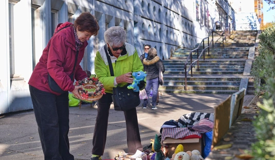 Gardróbvásárral kombinált bolhapiac 