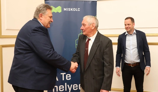 Géra Imre olimpikon kerékpáros köszöntése a városházán 