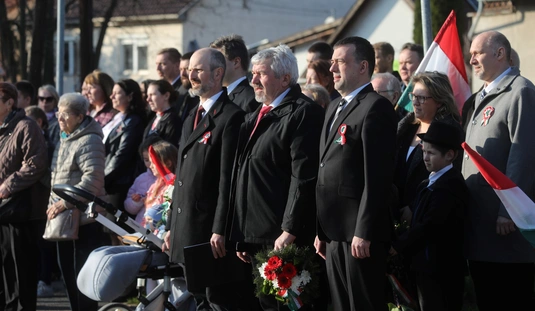 Emléktábla-avatás Görömbölyön 