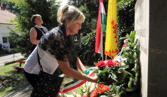 Megemlékezés, koszorúzás Felsőhámorban 