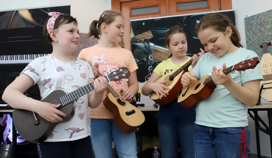 Hangszert a kézbe a Művészetek Házában 