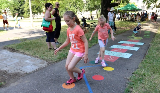 Játszd újra, Győri kapu 