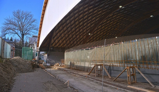 Jégcsarnok lesz a kettes jégpályából 