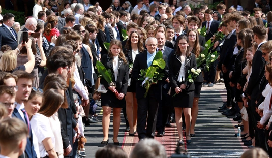 Ballagás a Fényi Gyula Jezsuita Gimnáziumban 