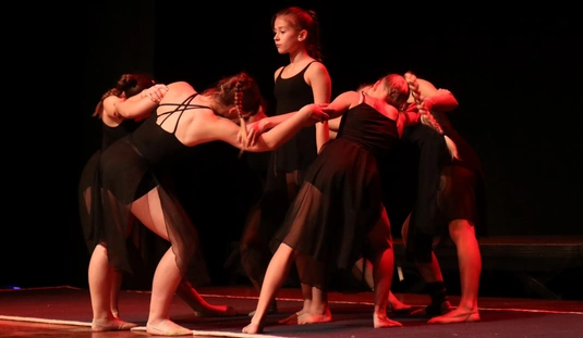 Fényi Gyula Jezsuita Gimnázium gálaműsora 