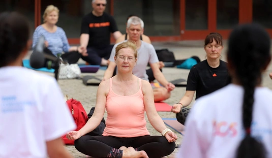 Nemzetközi Jóganap: jógázás a Népkertben 