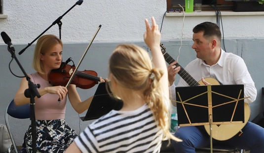 Kertavató Könyvtári Piknik Diósgyőrben 