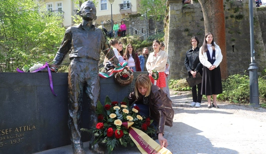 Megemlékezés Lillafüreden a magyar költészet napján 