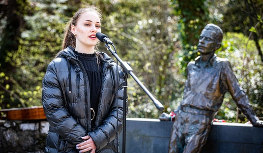 Költészet napi ünnepség a lillafüredi függőkerten  