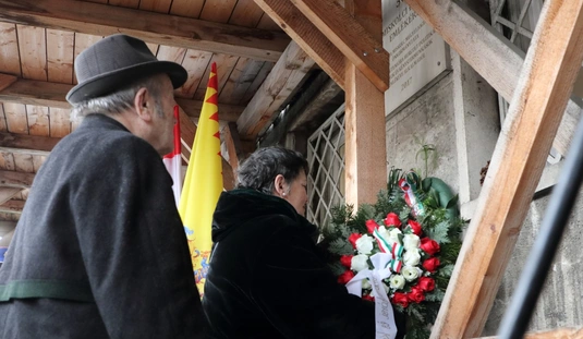 Koszorúzás a Kommunista diktatúrák áldozatainak emléknapján 