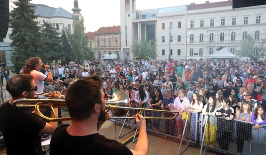 Városnapi koncertek: Sky Fanatic és Carson Coma 