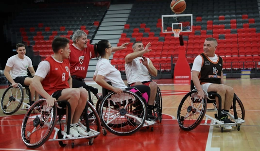 Kosárlabda mérkőzés a Magyar Parasport Napján 