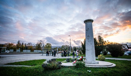 Koszorúzás a Görög emlékműnél 