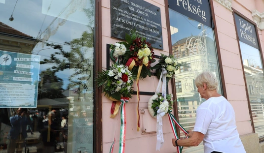 Koszorúzás és megemlékezés a hortobágyi munkatáborokba elhurcoltakra 